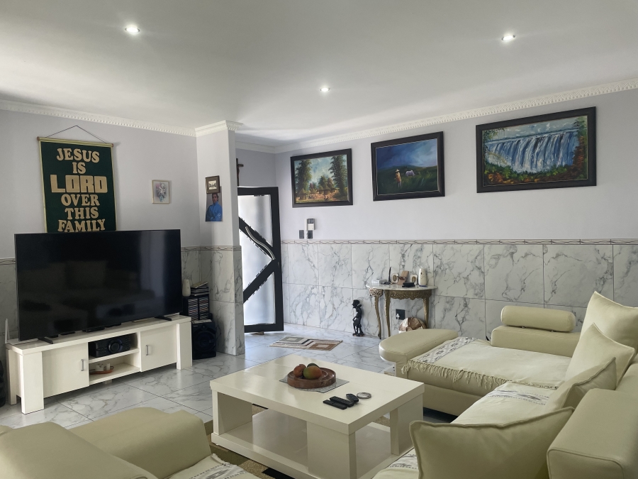 4 Bedroom Property for Sale in Country Club Western Cape